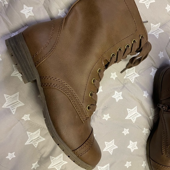 ✨EUC✨ Worn Once! Brown Boots 🥾 - Picture 4 of 4